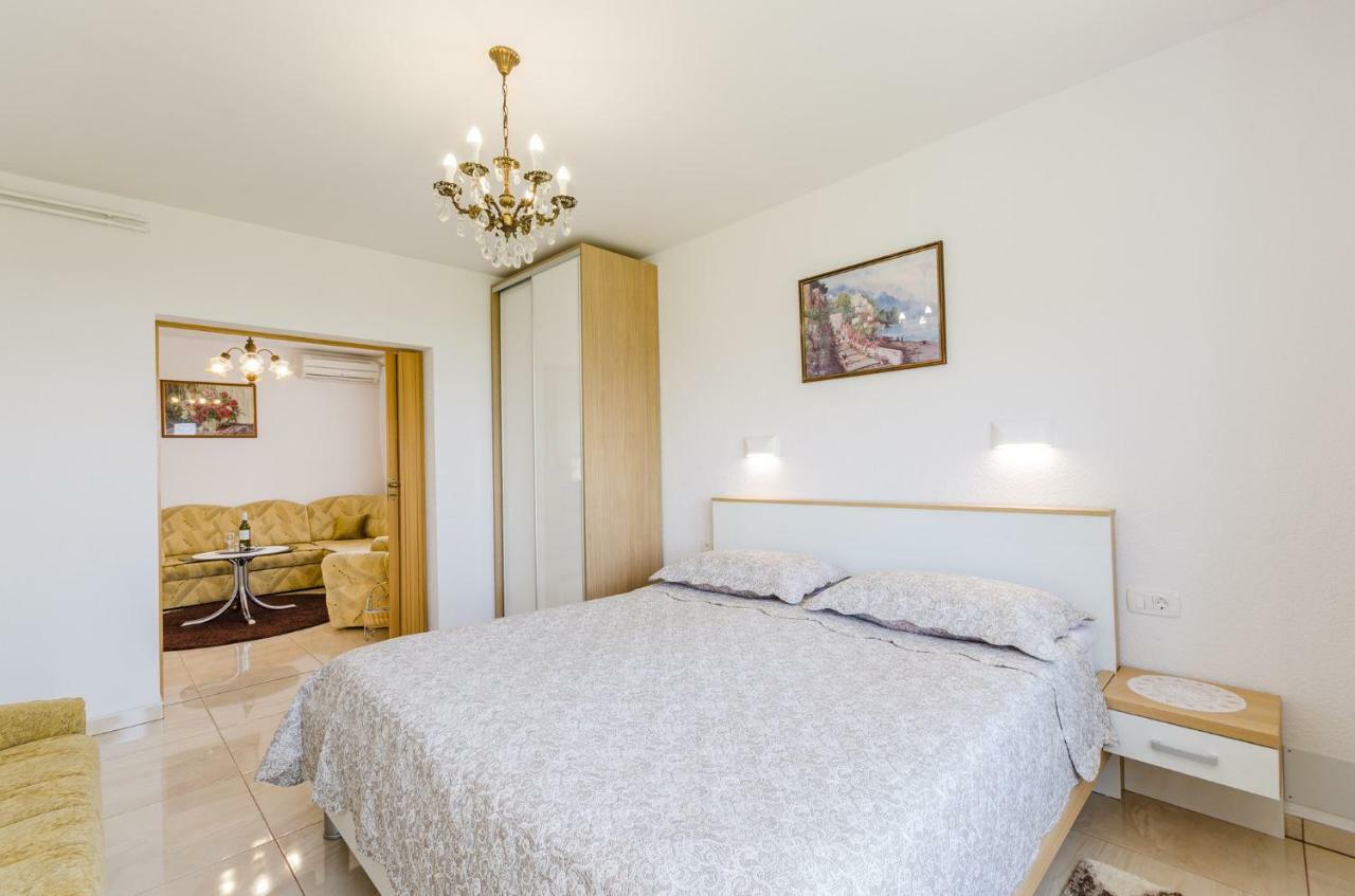 Apartment In Novi Vinodolski 15274 Povile Dış mekan fotoğraf